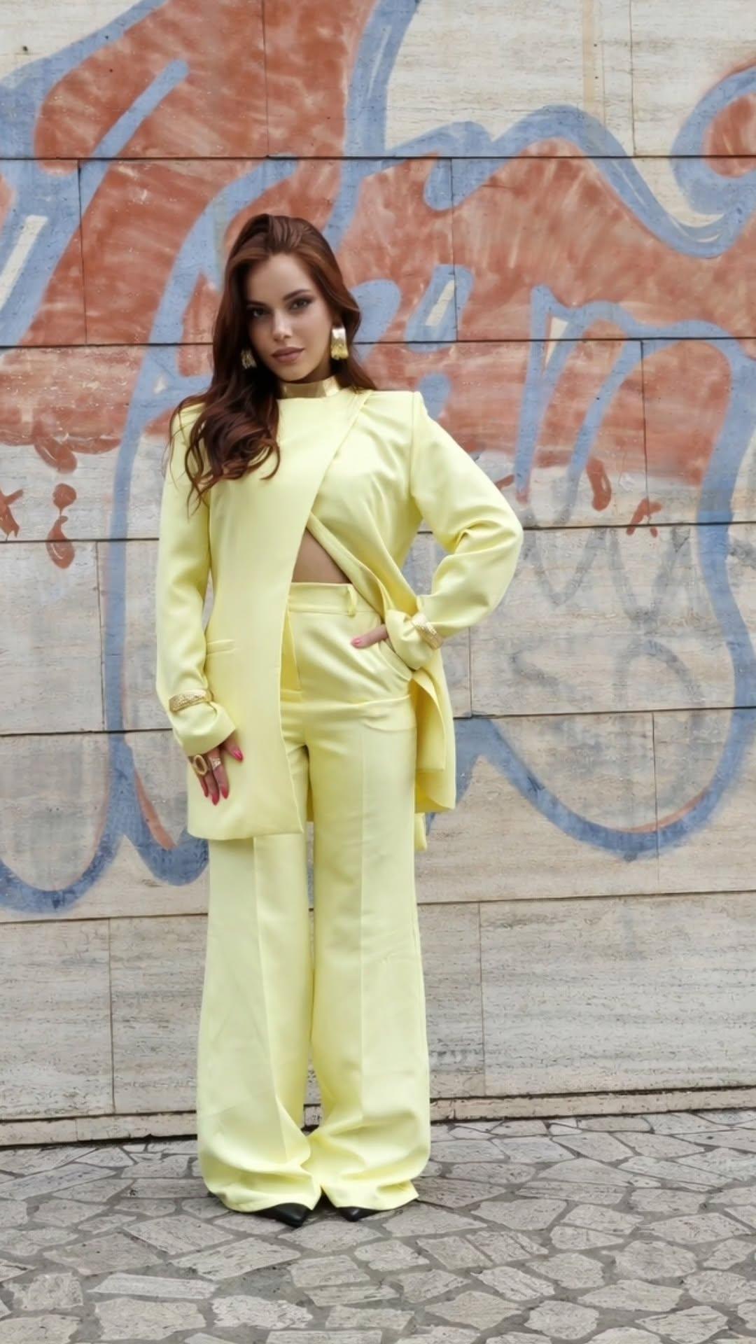 Completo Asimmetrico Giallo