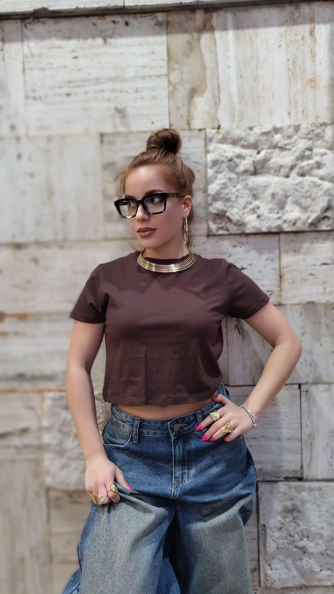 Top Lia Marrone